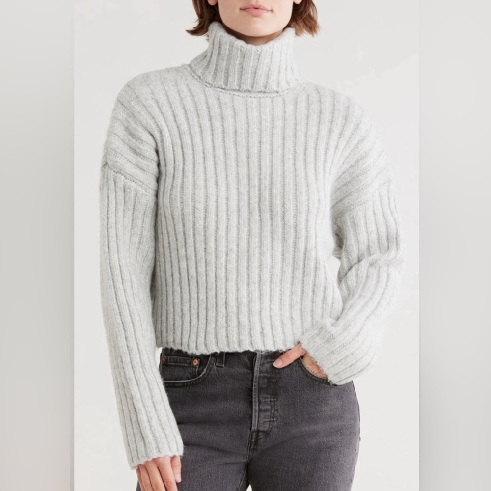 Topshop Rib Crop Turtleneck Sweater. Ladies S